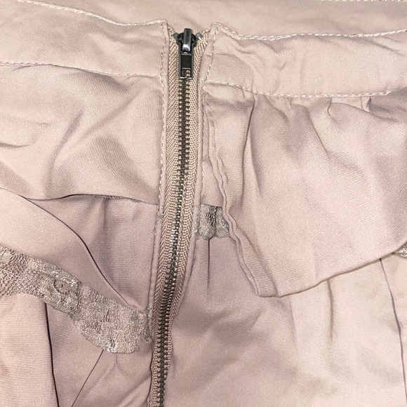 Forever 21 Large Tan Ruffle Skirt - Picture 4 of 5